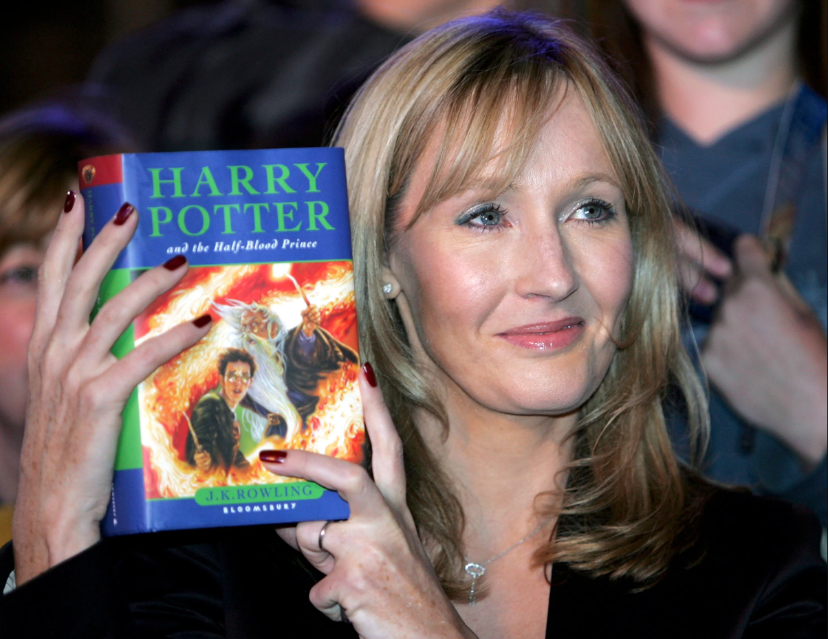 JK Rowling’s Epic Clapback About a ‘Big Guy’ Has Social Media in Stitches!